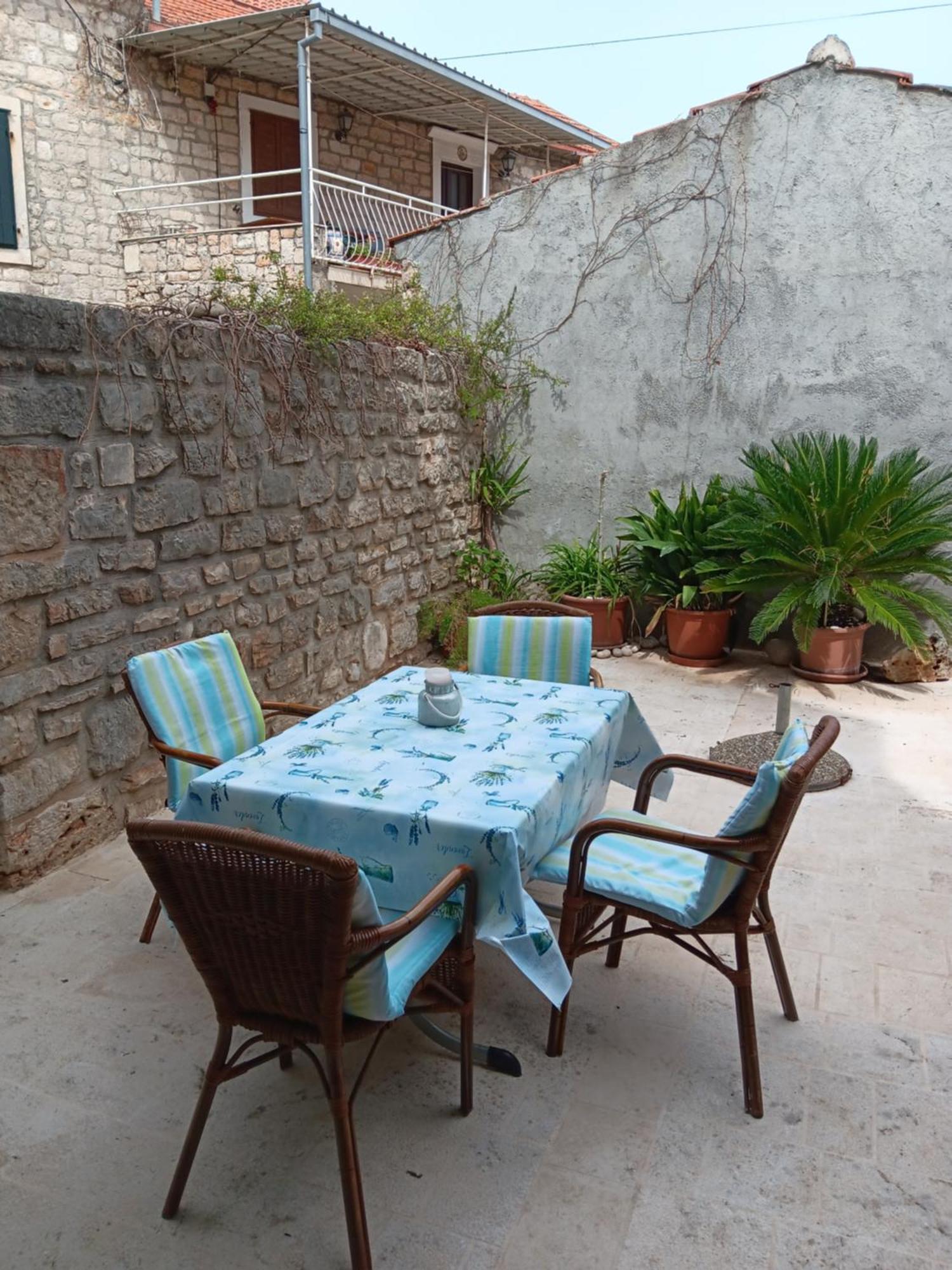 Guest House Lucijo Vrboska Zimmer foto
